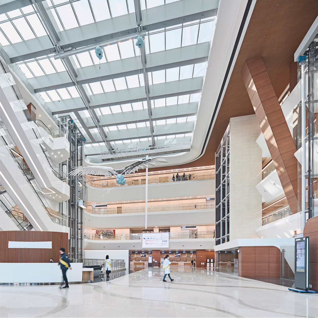 Benjamin Moore Scuff-X สีทาภายในป้องกันรอยขูดขีด ทำความสะอาดง่าย ปลอดภัยต่อสุขภาพ เหมาะสำหรับโรงพยาบาลและศูนย์สุขภาพ