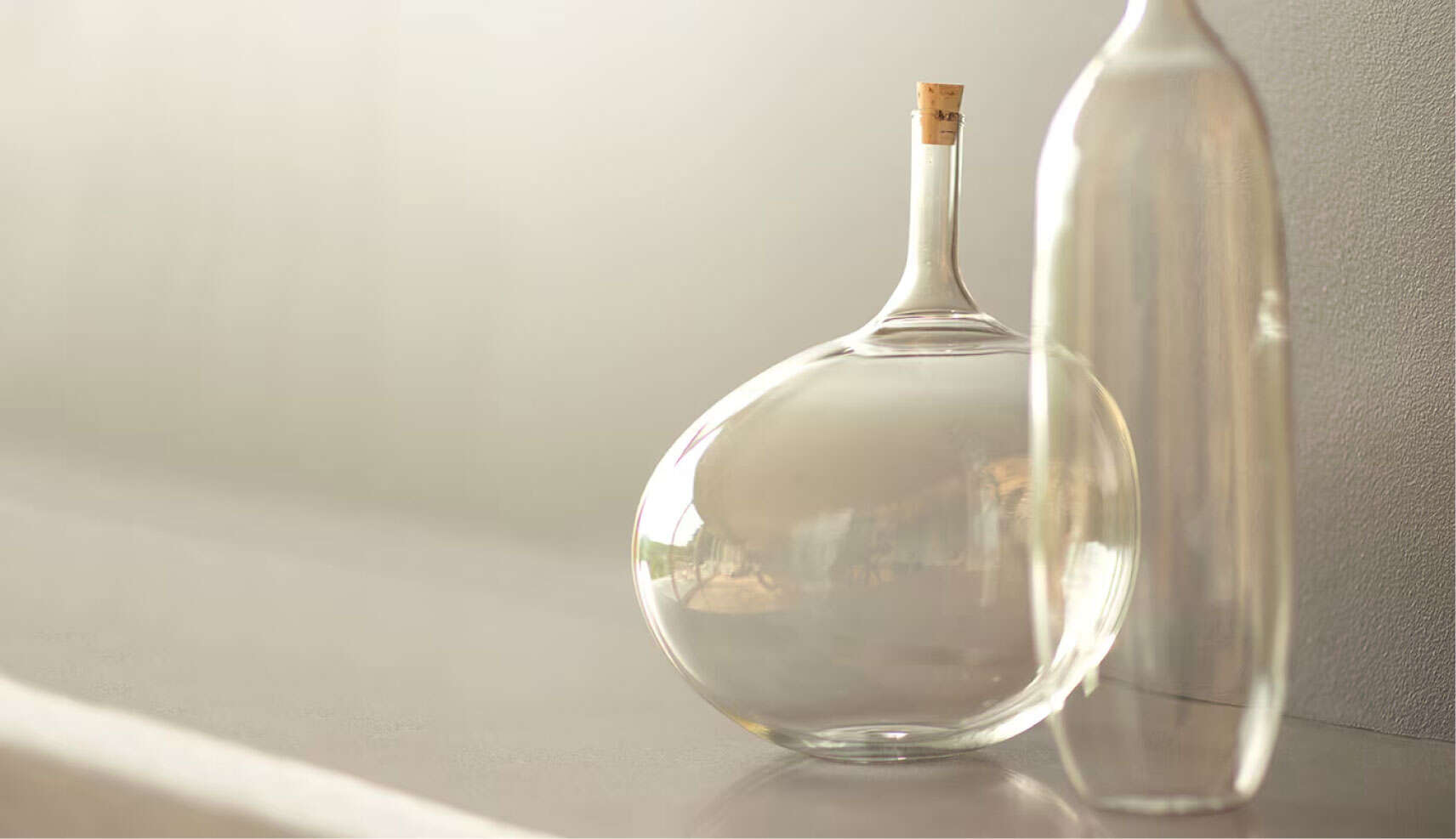 ผนังภายในบ้านสีเทาเบจ Wish AF-680 จาก Benjamin Moore ให้บรรยากาศสวยอบอุ่น นุ่มนวล สบายตา