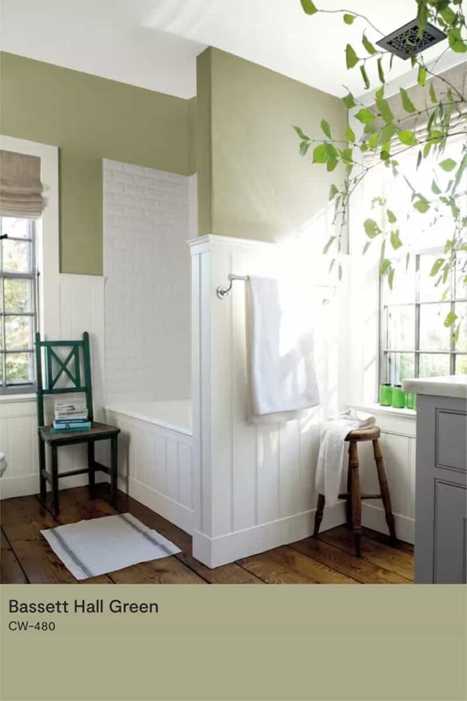 ห้องน้ำบรรยากาศสดชื่น สบายตา ผนังทาด้วยสีทาบ้านสีเขียวอ่อน Bassett Hall Green CW-480 จาก Benjamin Moore